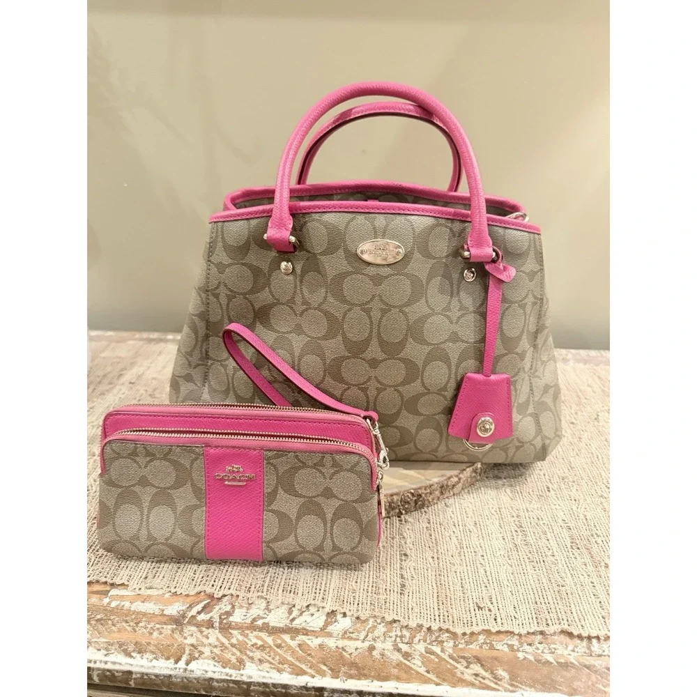 COACH Signature Margot Carryall & Wrislet 2pc Set Khaki & Pink PVC Crossbody - Picture 3 of 16